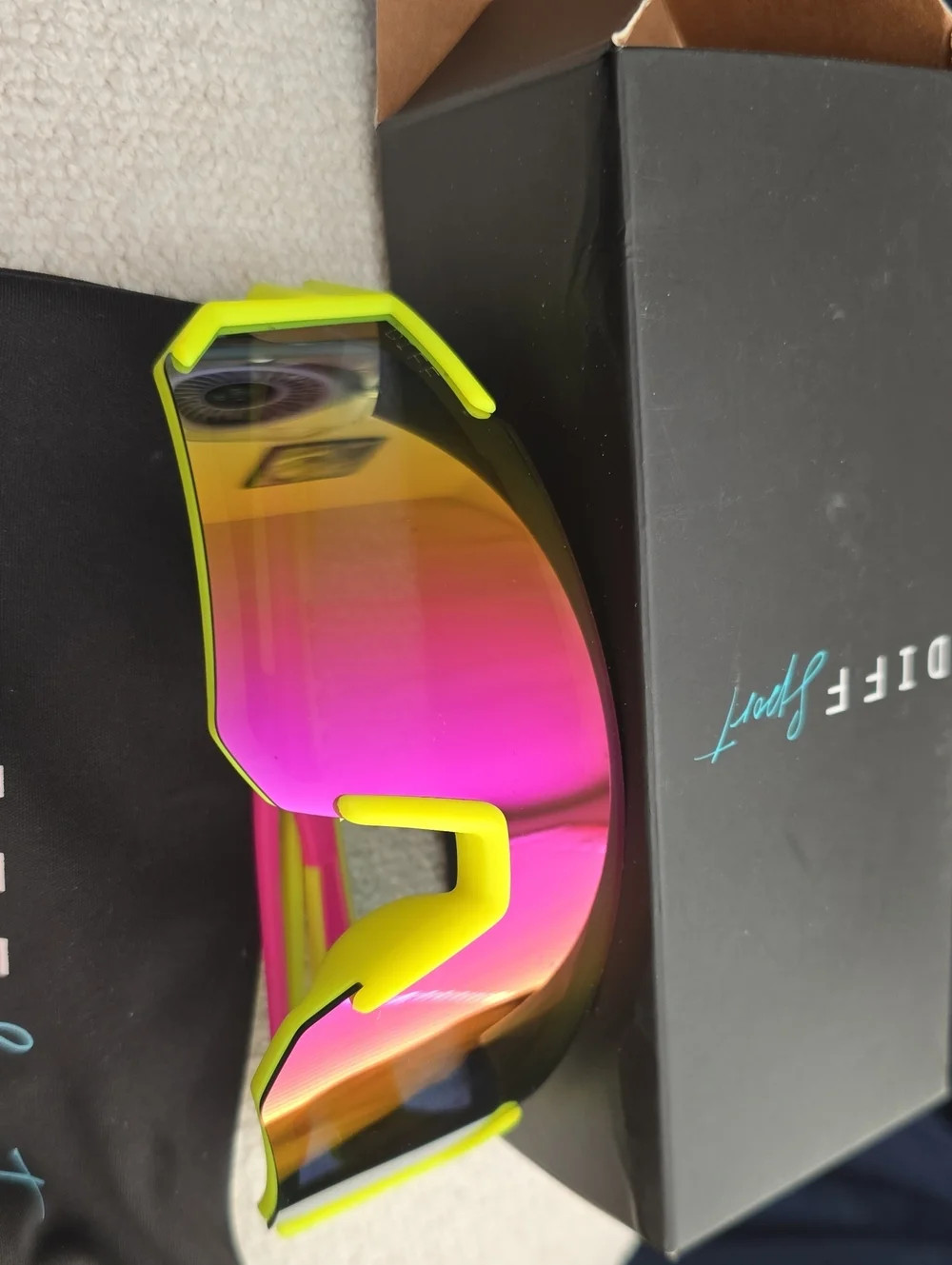 NWOT! DIFF Eyewear,UNISEX HEAT,Neon Yellow Pink Rush,Mirror Polarized Sunglasses